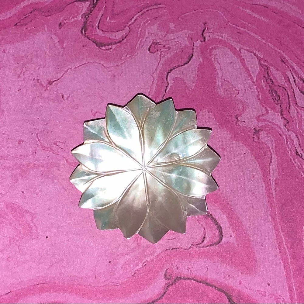 Vintage Mother of Pearl White Shell Flower Shaped Brooch.